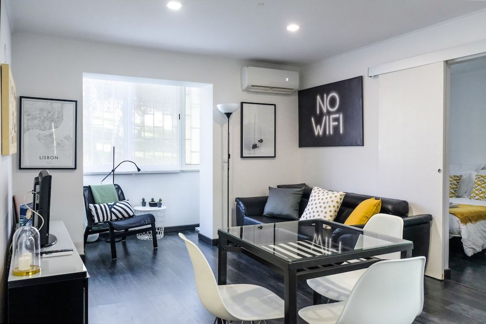 01 Nice Flat by Olivais Apartment, 2 Bedrooms