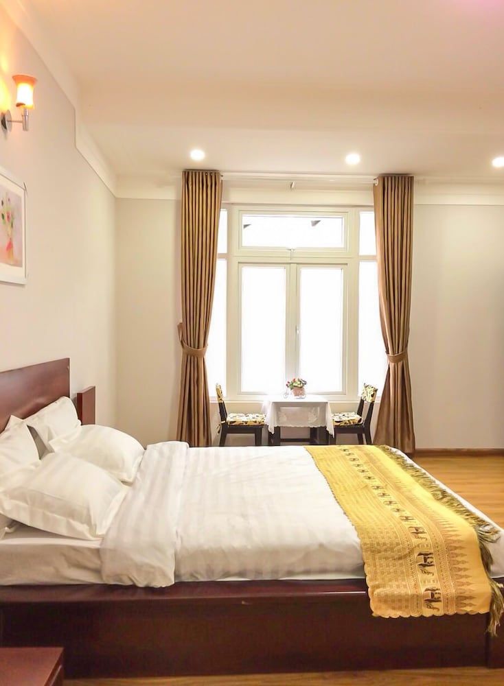 undefined Jolie House 4