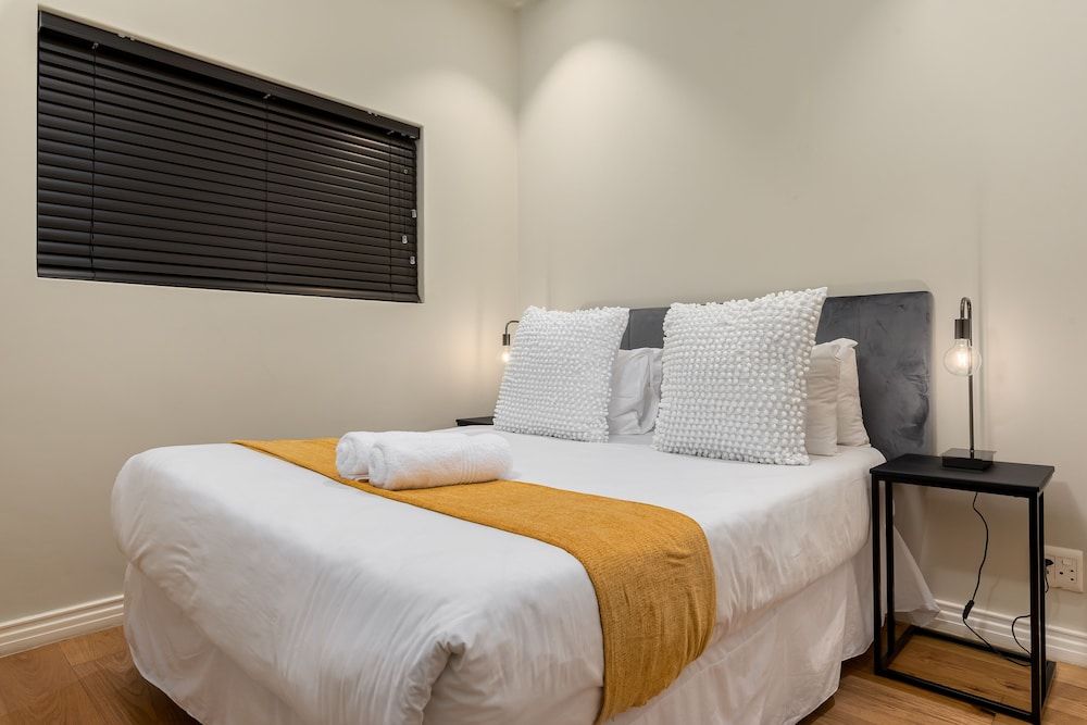 undefined Docklands 125 3