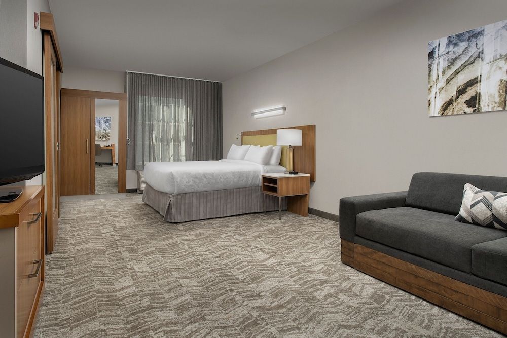 Studio, 1 King Bed (Mobility Accessible, Tub)