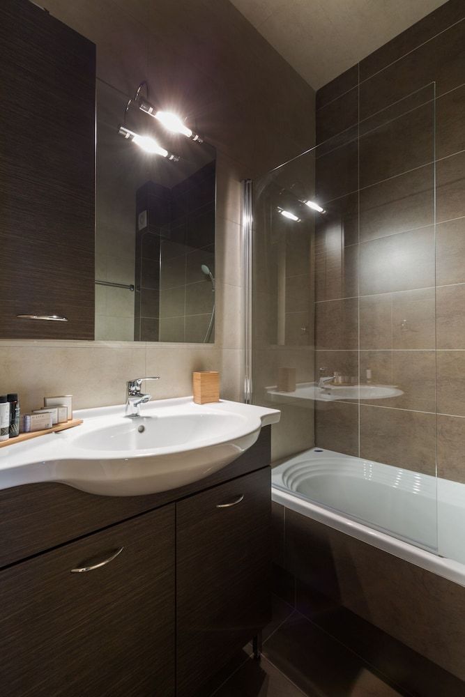 UPSTREET Stylish & Spacious 2BD Apt-Thiseio Apartment 30