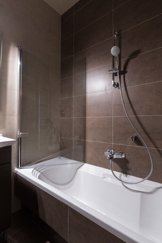 UPSTREET Stylish & Spacious 2BD Apt-Thiseio Apartment 32