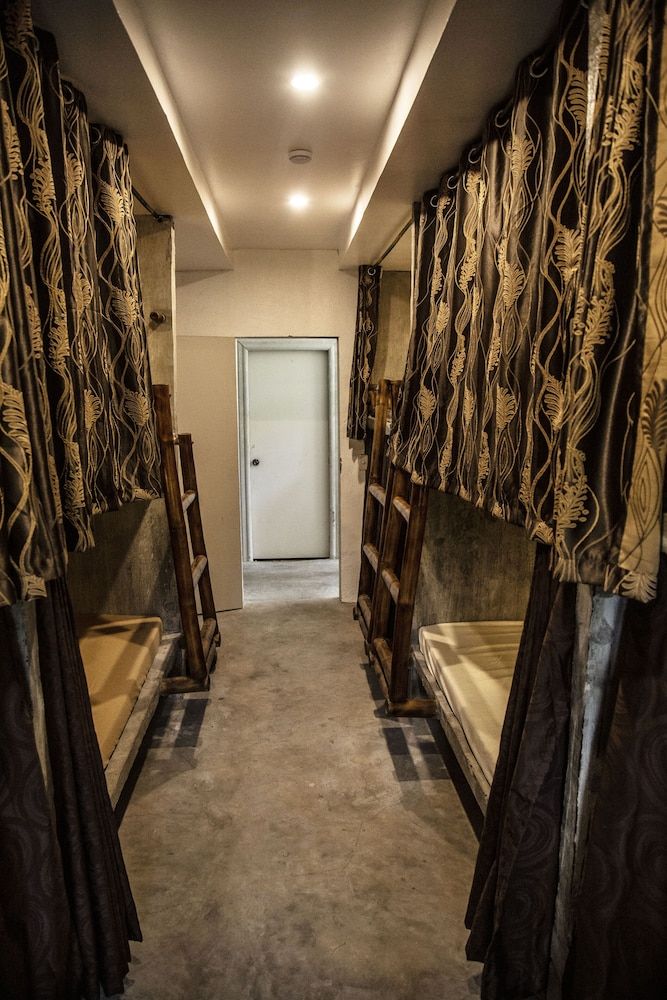 Sunlit Hostel 1-bed in a Shared Dormitory, Mixed Dorm 5