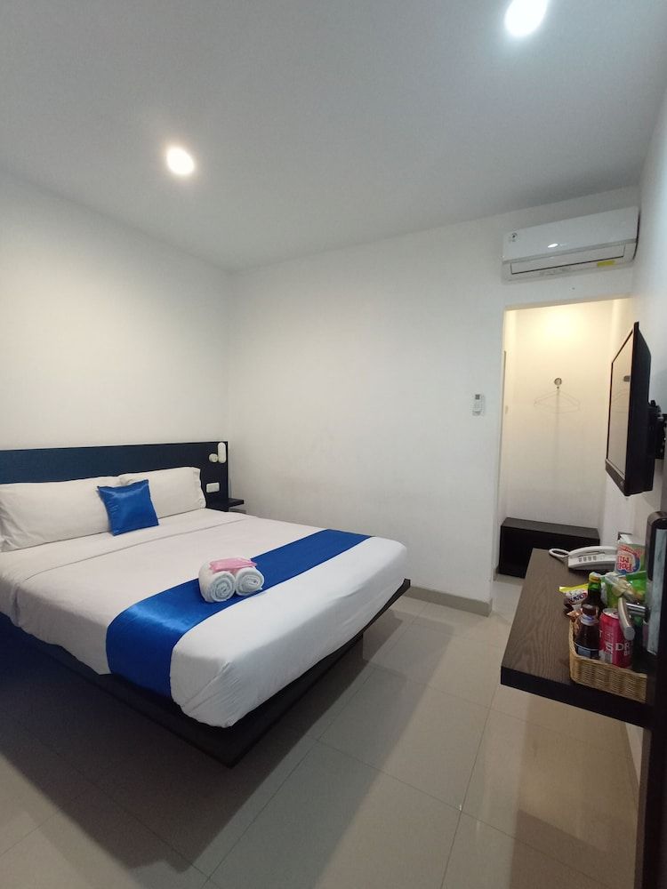 Puri Maju Standard Double Room 2
