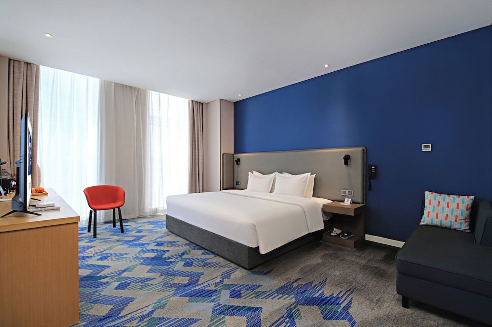 Suite, 1 King Bed (Additional Living Area)