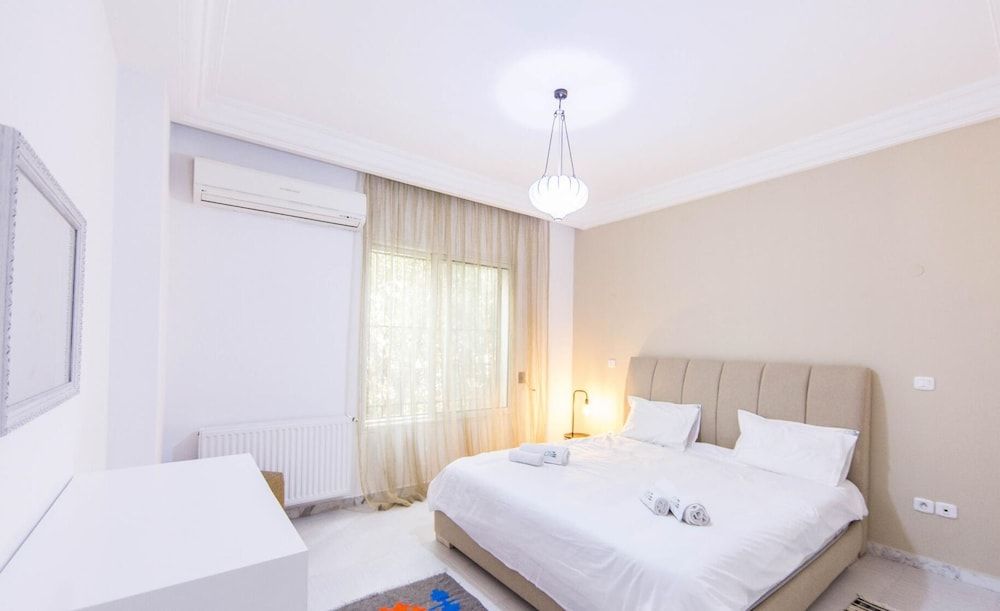 undefined The Business Stay Spacious Well Located in Lac 2 4