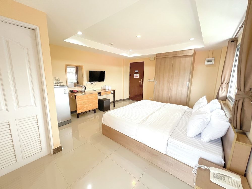 Wises Hotel Standard Double Room 4