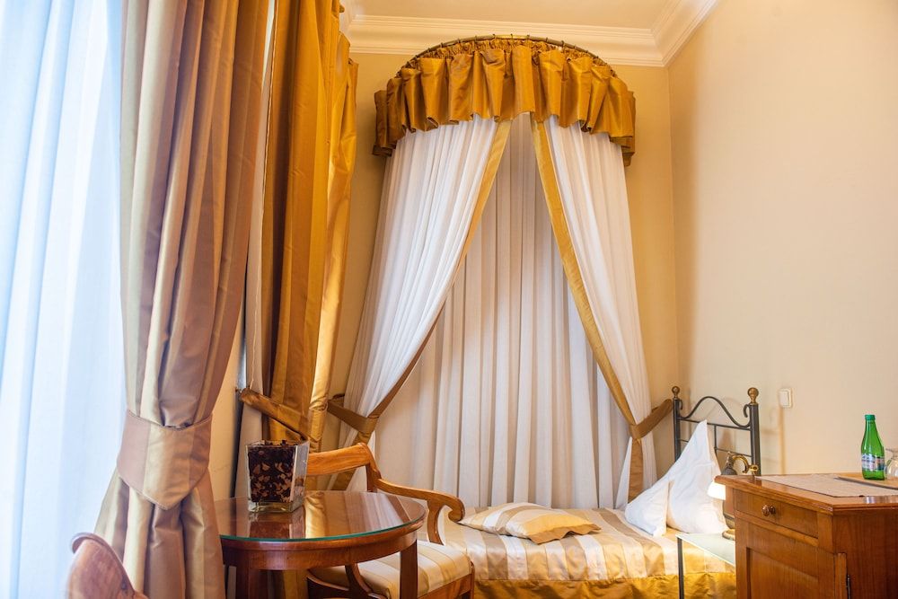 Palac Paulinum Standard Single Room 4