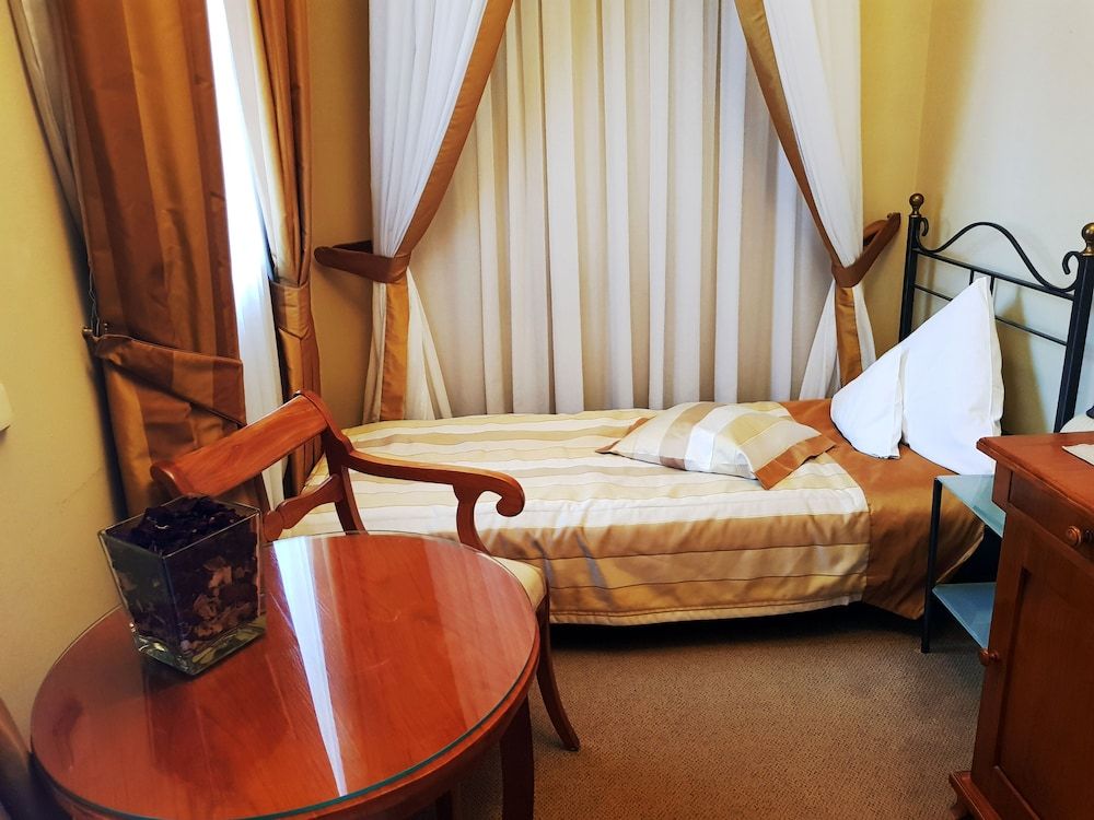 Palac Paulinum Standard Single Room 2