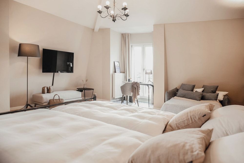 Junior Suite, City View