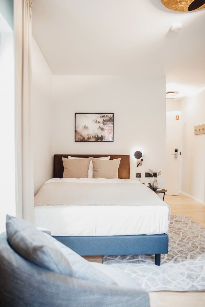 Comfort Single Room, City View