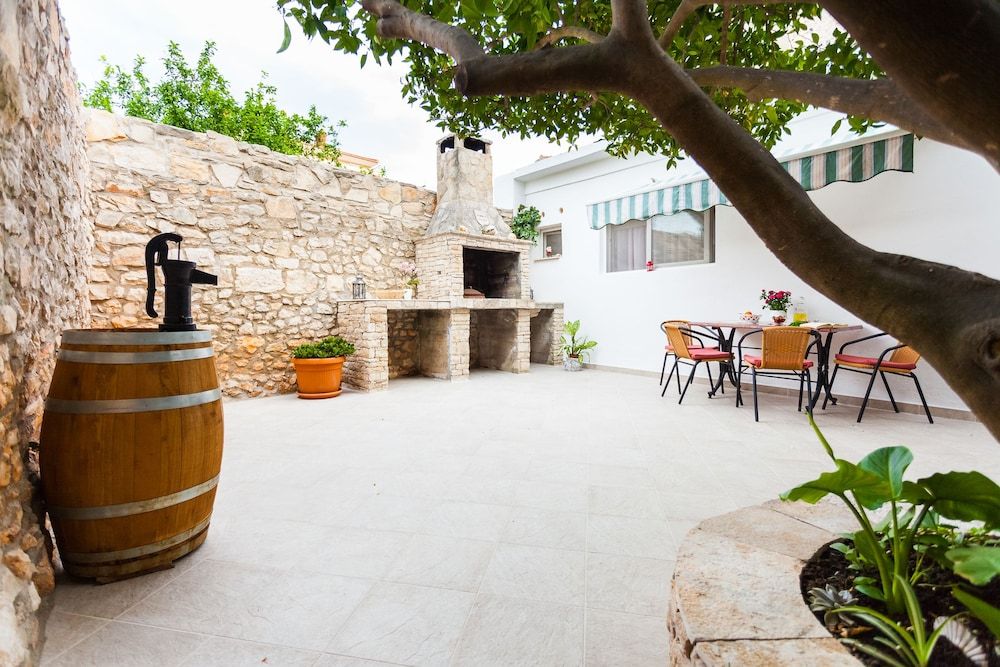 Guest House Mara Apartment, 1 Bedroom, Garden View 2