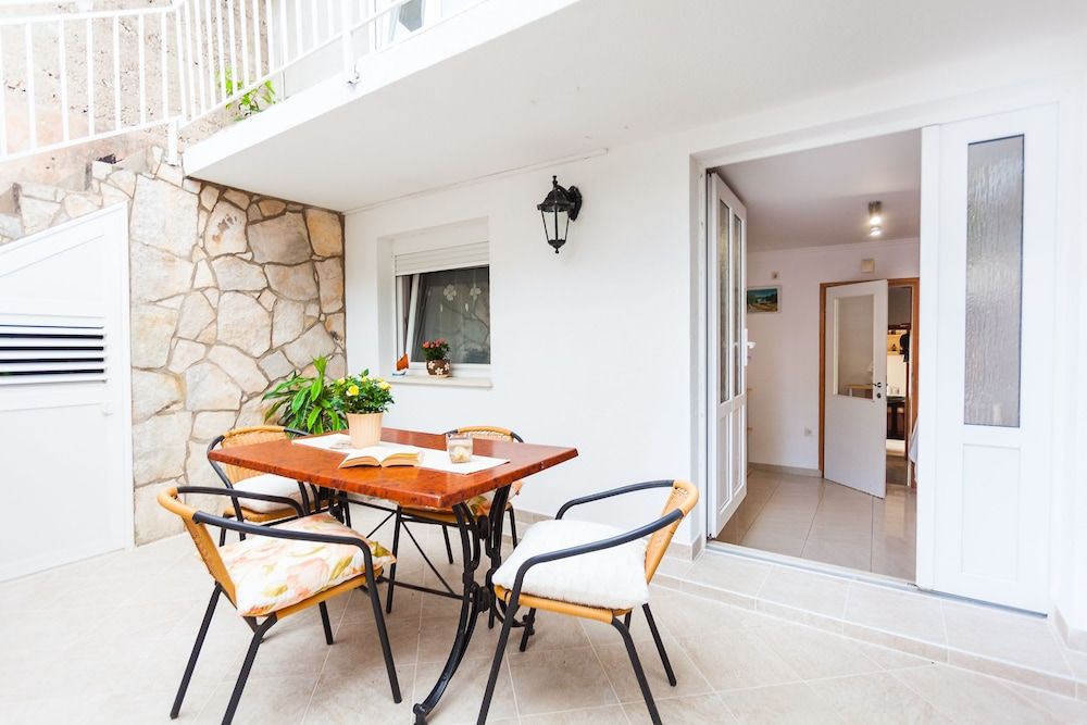 Guest House Mara Apartment, 2 Bedrooms, Terrace 19