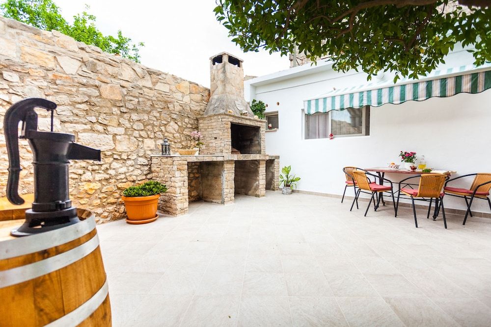 Guest House Mara Apartment, 1 Bedroom, Garden View 17