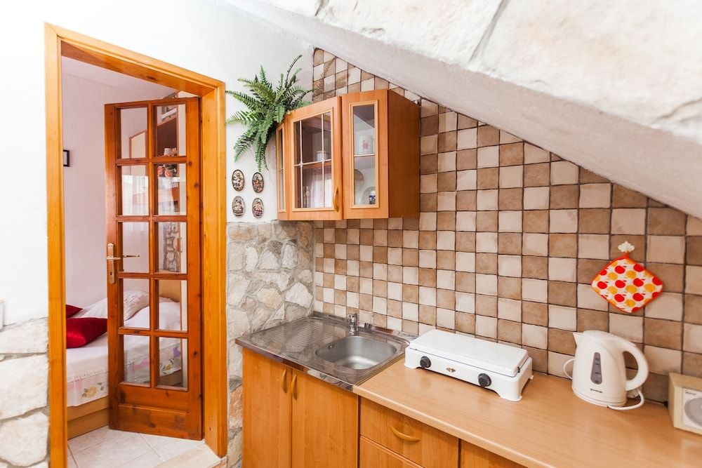 Guest House Mara Apartment, 1 Bedroom, Garden View 12