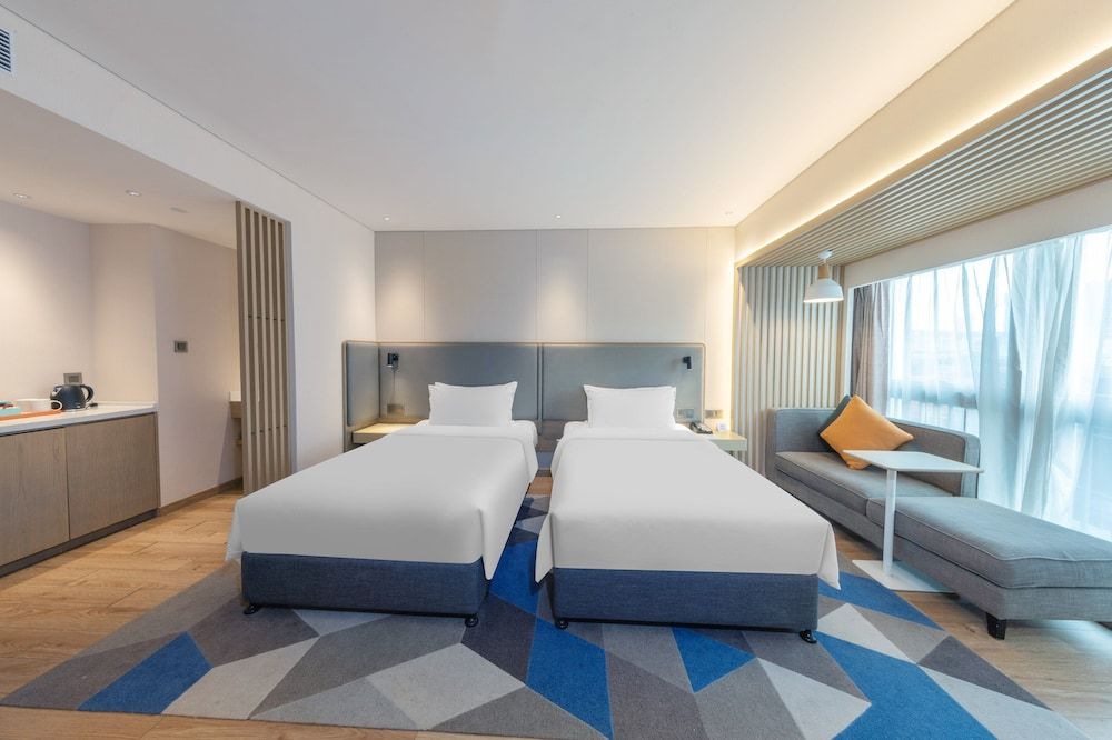 Holiday Inn Express Shenzhen Haiyuan City by IHG