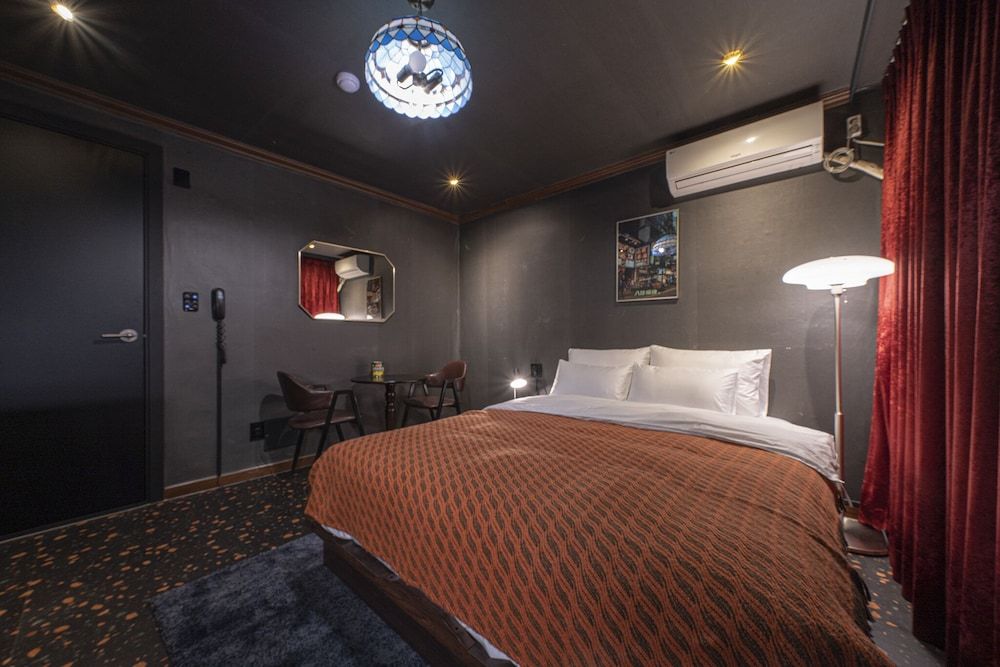 Shourin Hotel Cheonan by Aank