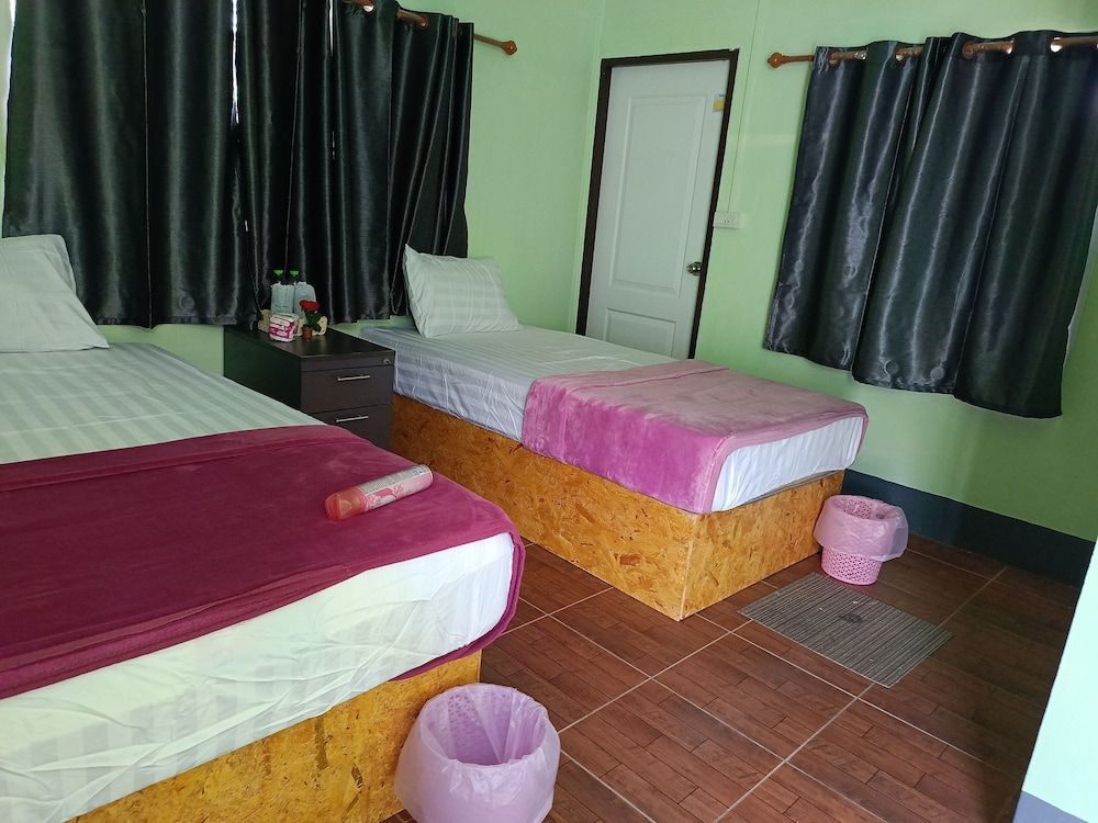 Bussaracum Hotel Family Double Room 3