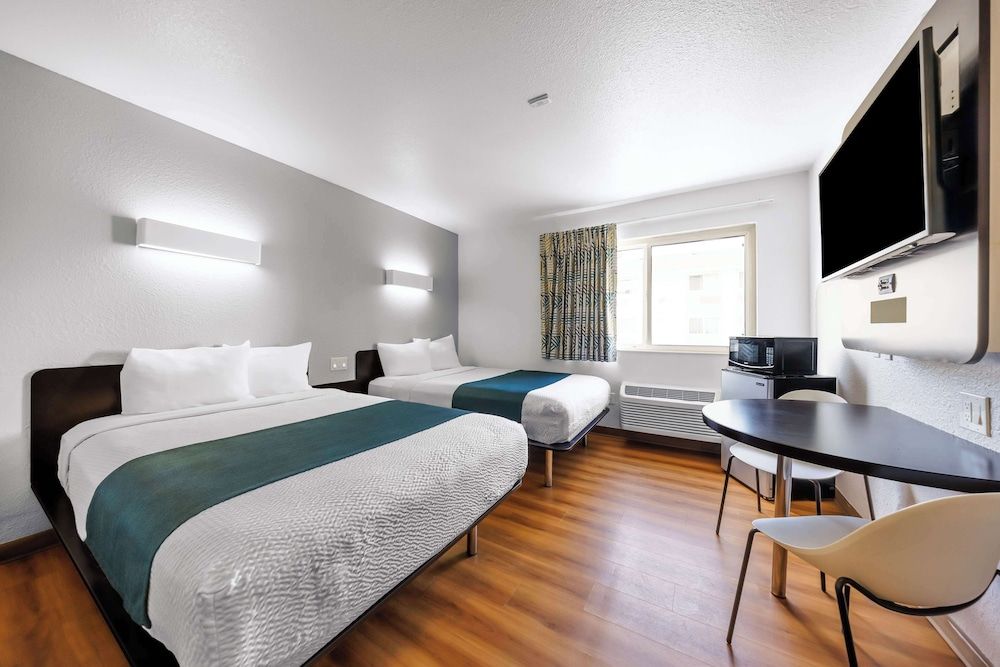 Deluxe Room, 2 Double Beds, Non Smoking, Refrigerator & Microwave