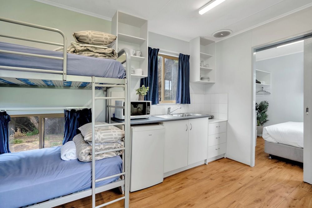 Tasman Holiday Parks - Yallingup Beach Sunset Cabin (1BR) 3