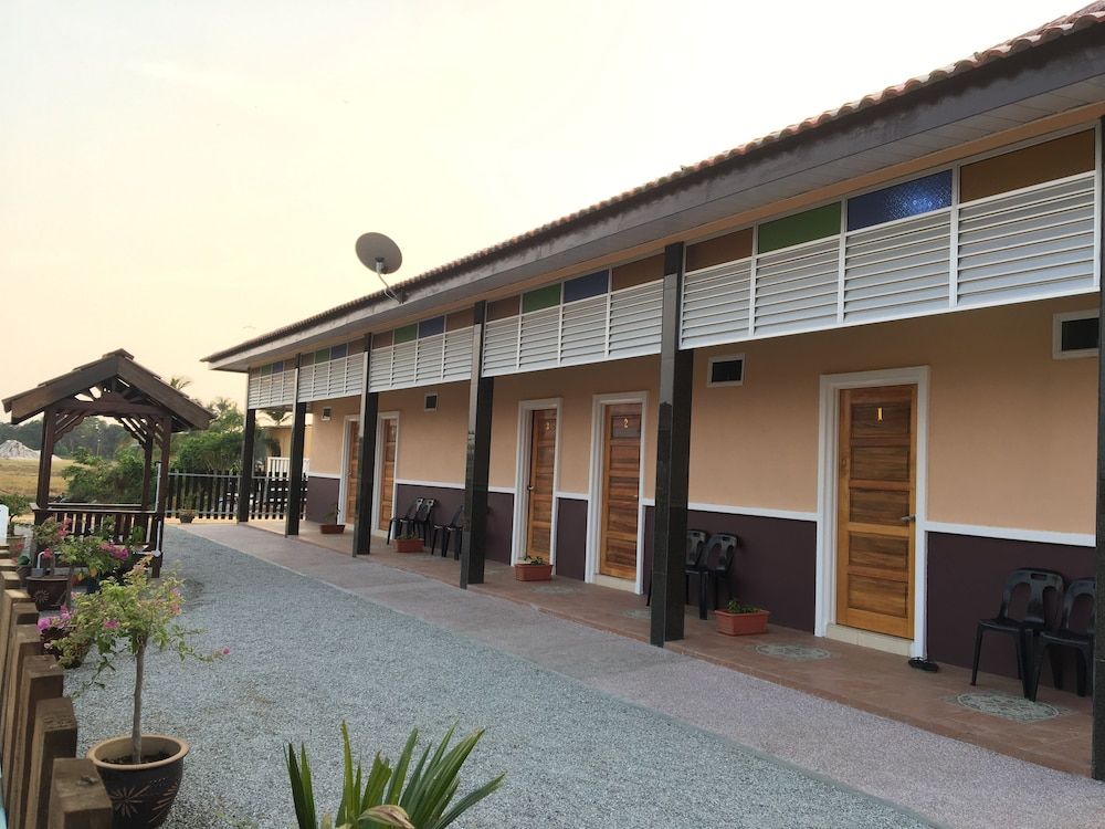 undefined D Village Cottage 9