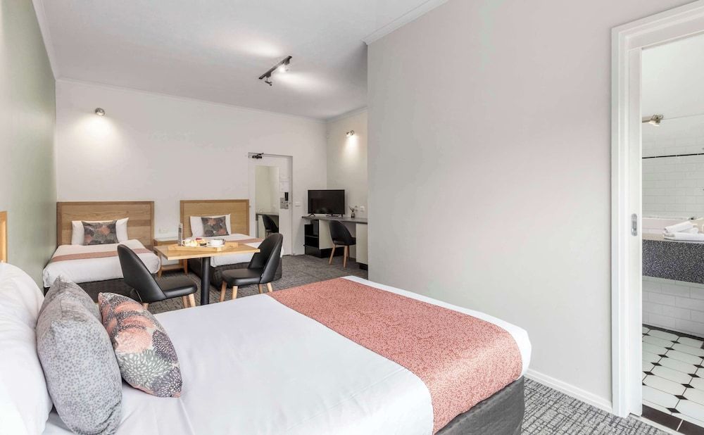 Best Western Geelong Motor Inn & Serviced Apartments Family Room, Multiple Beds, Non Smoking