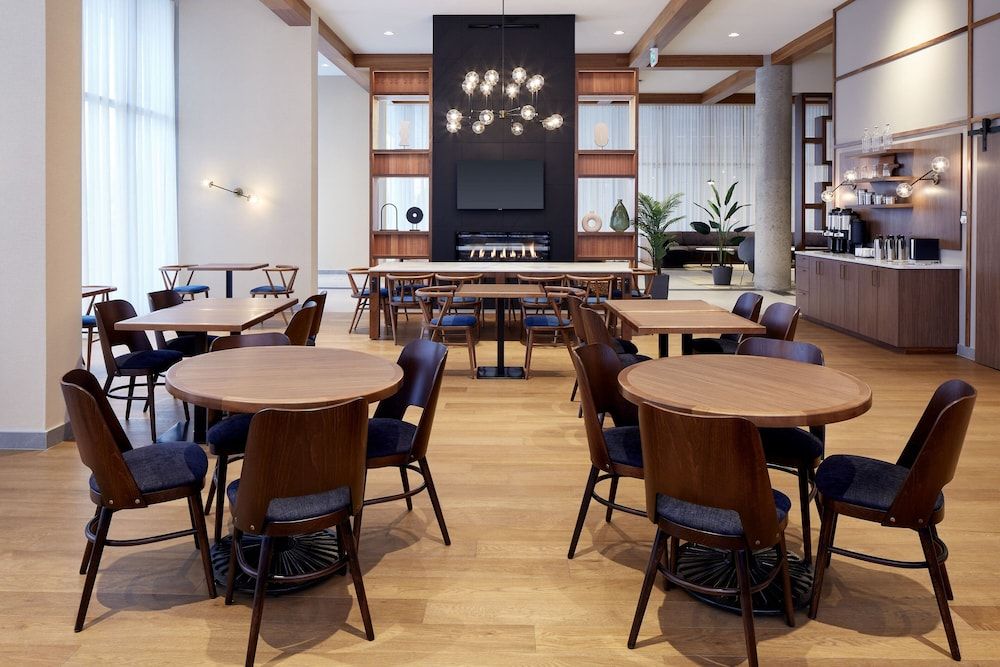 undefined Residence Inn by Marriott Montreal Midtown 7