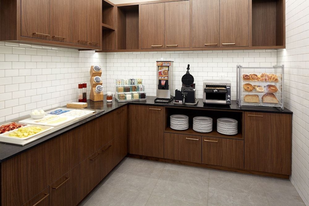 undefined Residence Inn by Marriott Montreal Midtown 8