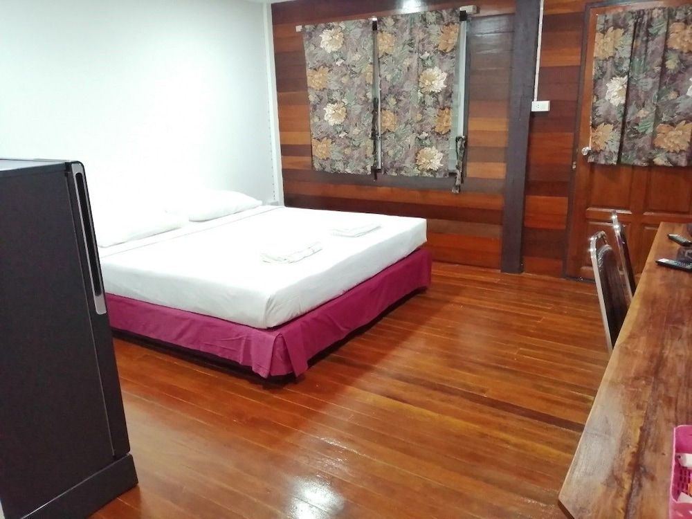 Jansom Beach Resort Ranong Double or Twin Room 4