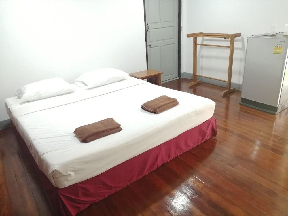 Jansom Beach Resort Ranong Double or Twin Room 6