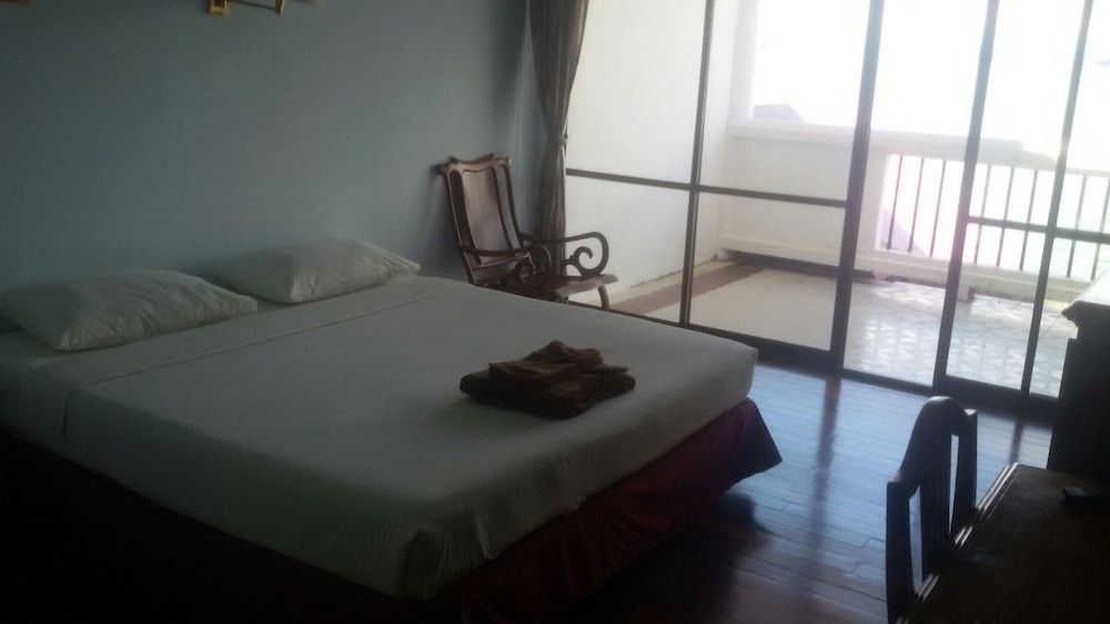 Jansom Beach Resort Ranong Double or Twin Room 2