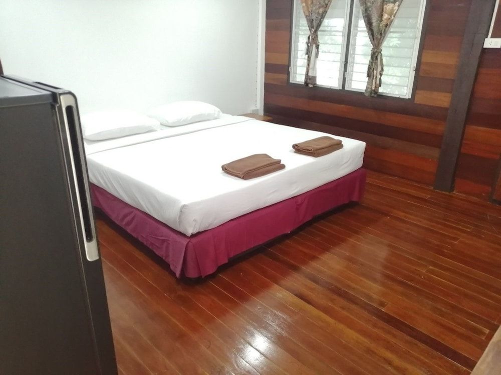 Jansom Beach Resort Ranong Double or Twin Room 5