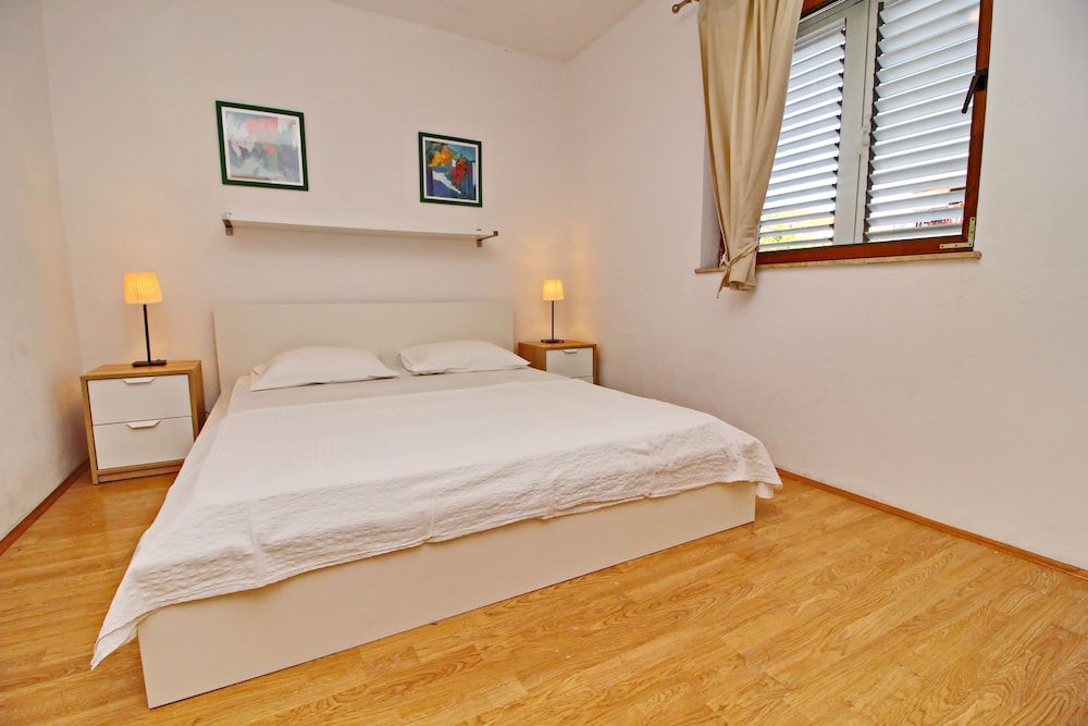 Apartment, 2 Bedrooms, Terrace, Garden View