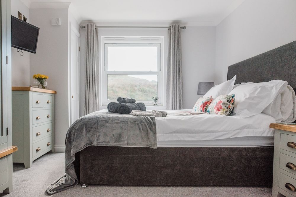 Number Seven Luxury Apartment, Ensuite (North Cornish coast) 2