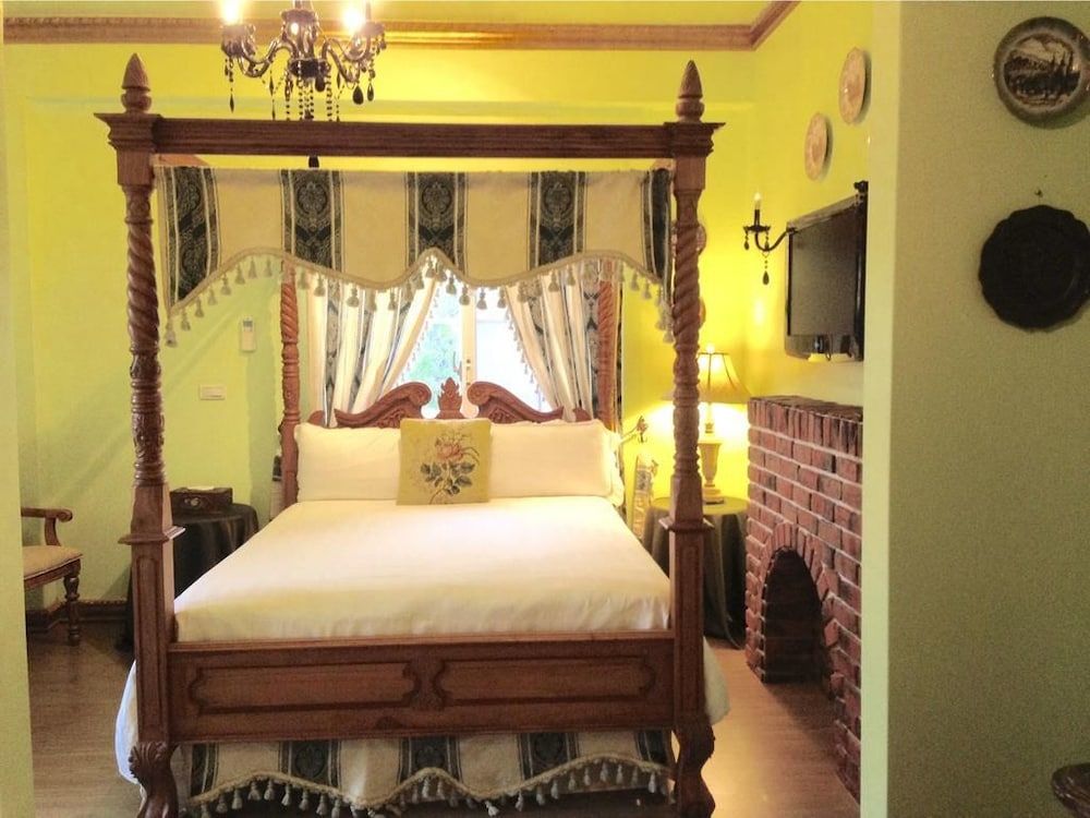 England Castle B&B Classic Quadruple Room 2