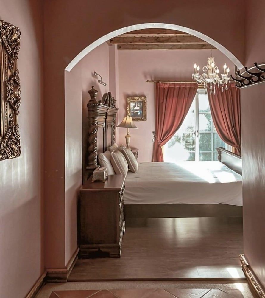 England Castle B&B Classic Double Room 4