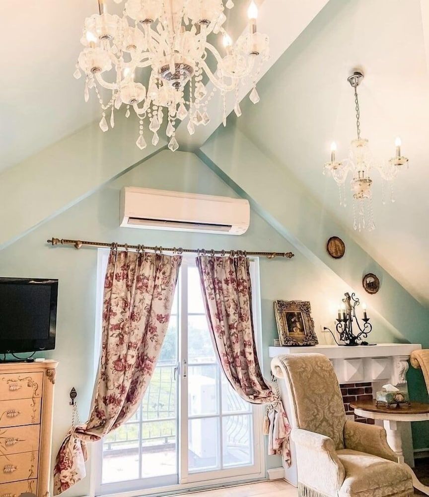 England Castle B&B Classic Double Room 6