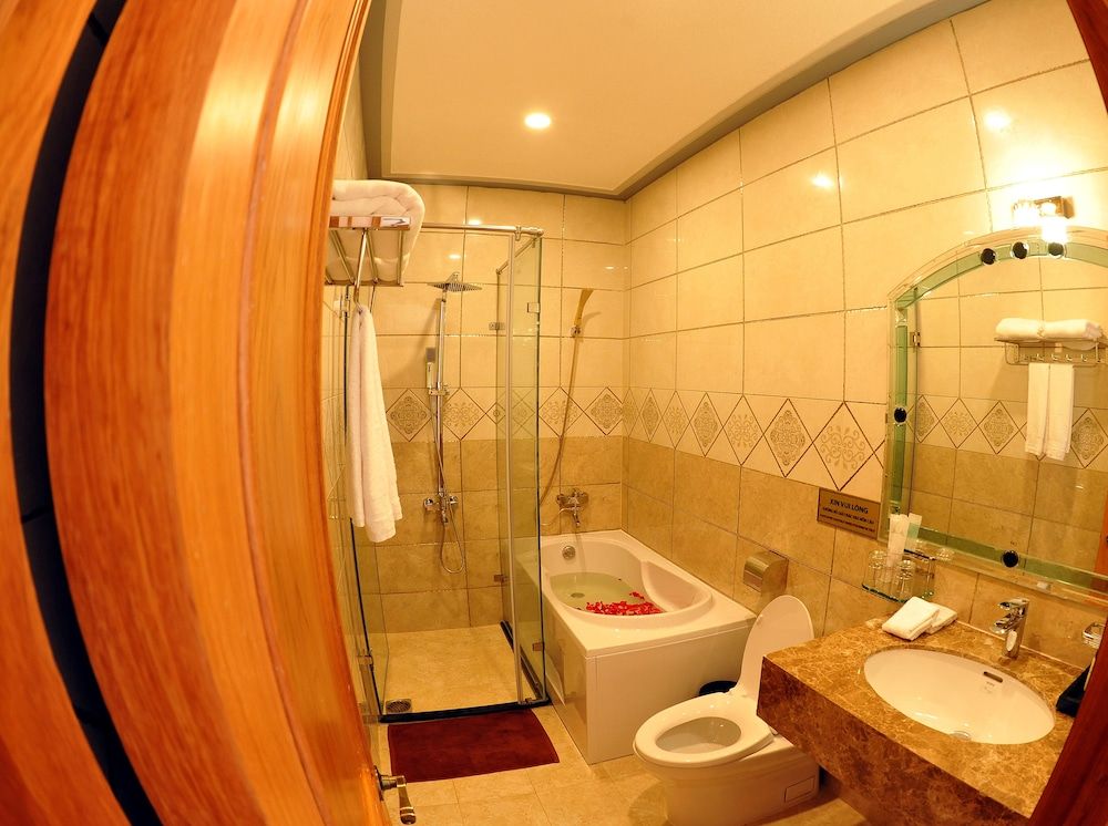 Tam Chau Luxury Hotel Double Room 16