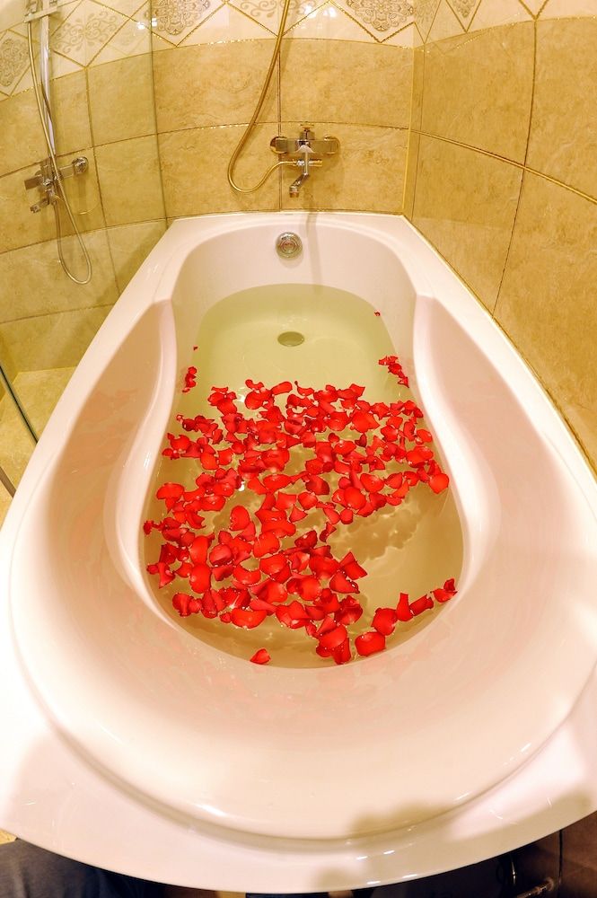 Tam Chau Luxury Hotel Double Room 5