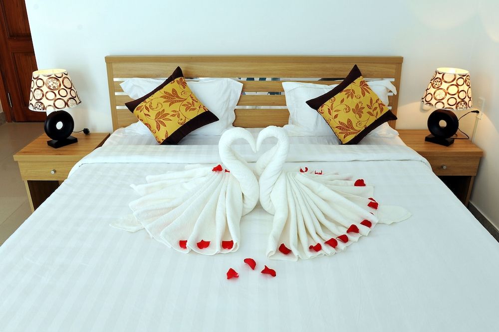 Tam Chau Luxury Hotel Double Room 2