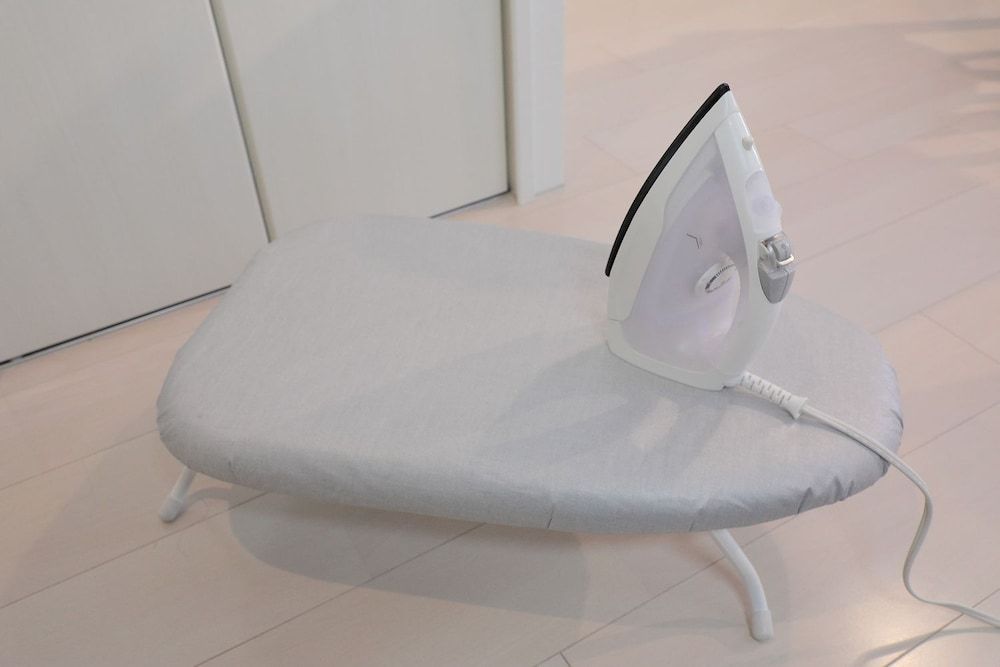 Iron/Ironing Board