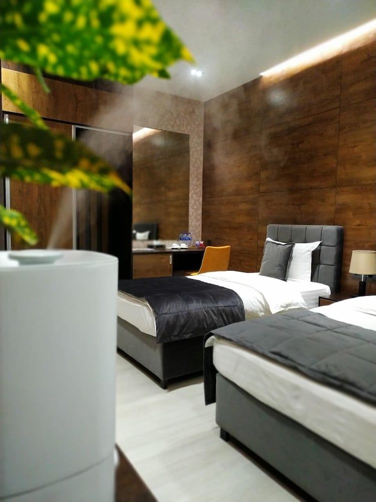 Home hotel Deluxe Triple Room 4