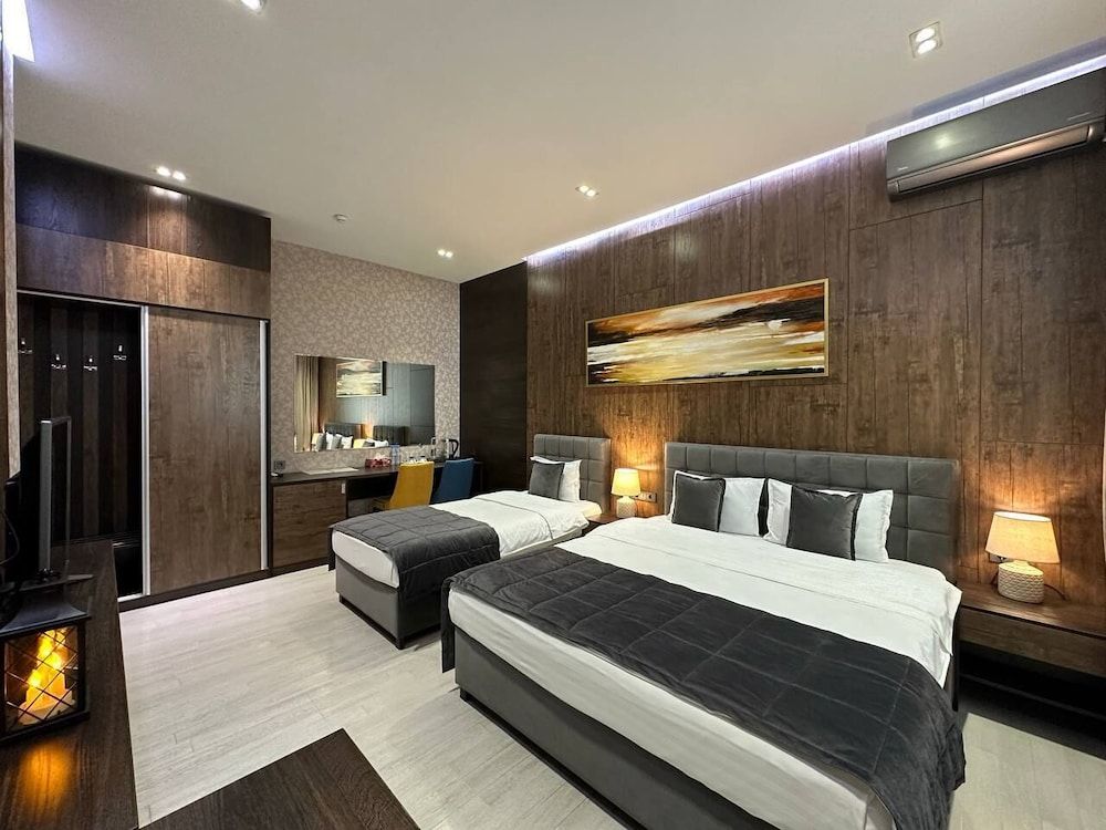 Home hotel Deluxe Triple Room