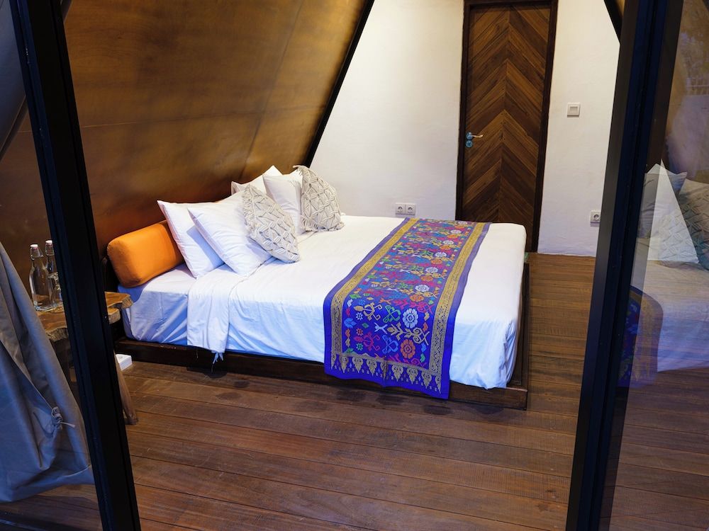 Natya River Sidemen Standard Glamping Cabin