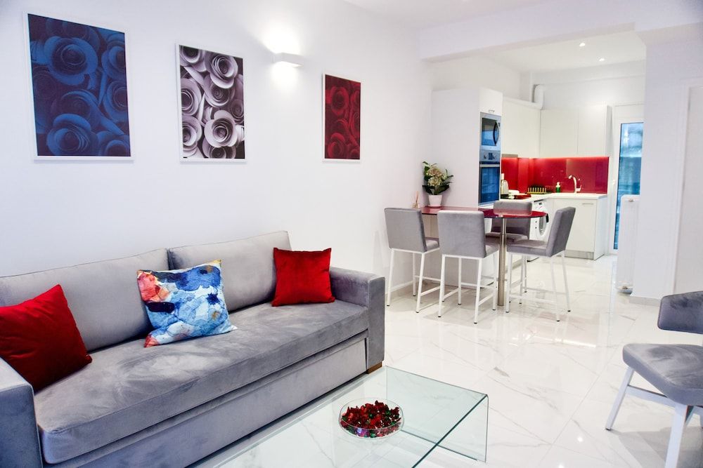 undefined Sophisticated Modern Apt in Athens