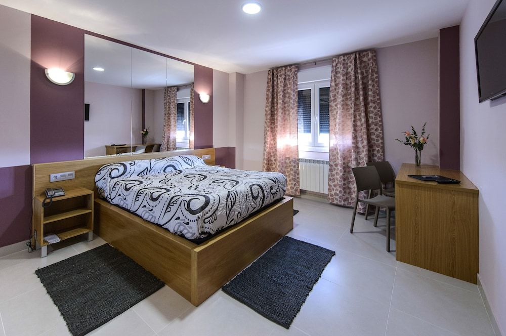 Motel Cancún Avilés Double Room 11