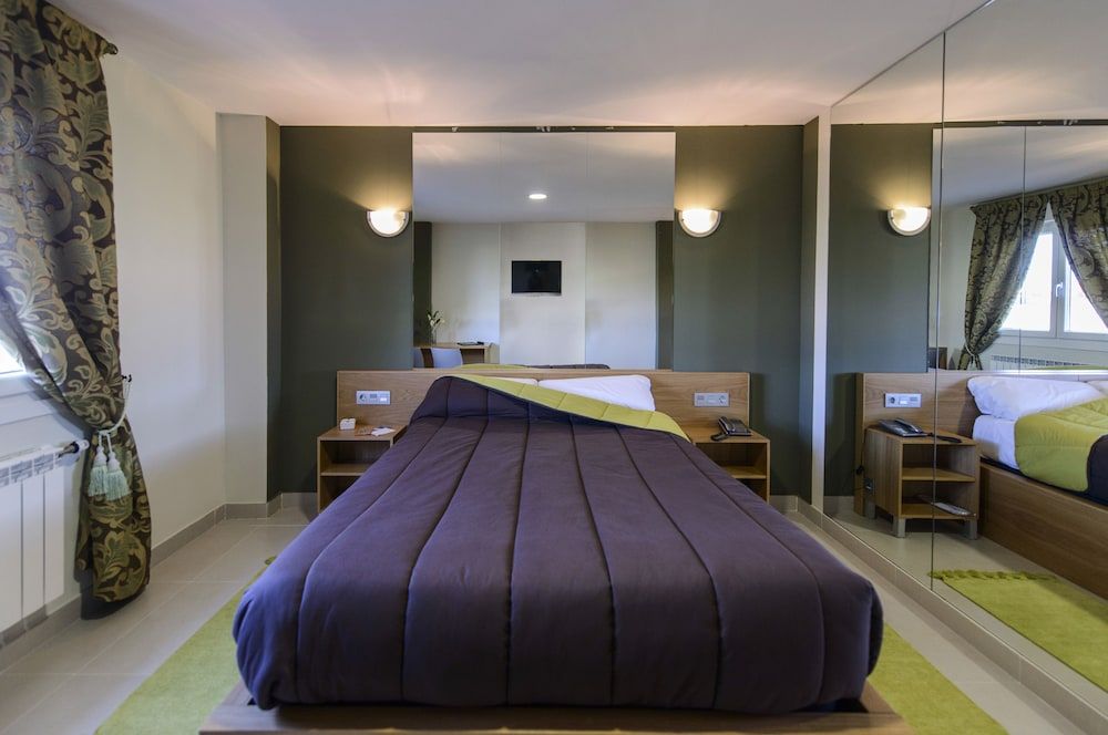 Motel Cancún Avilés Double Room 9