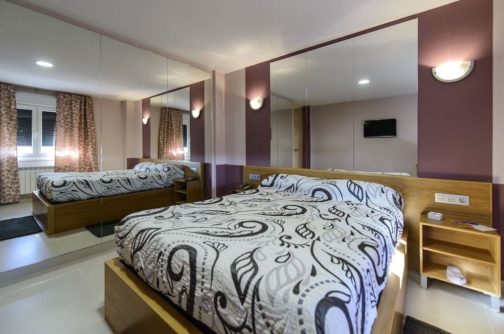 Motel Cancún Avilés Double Room 12