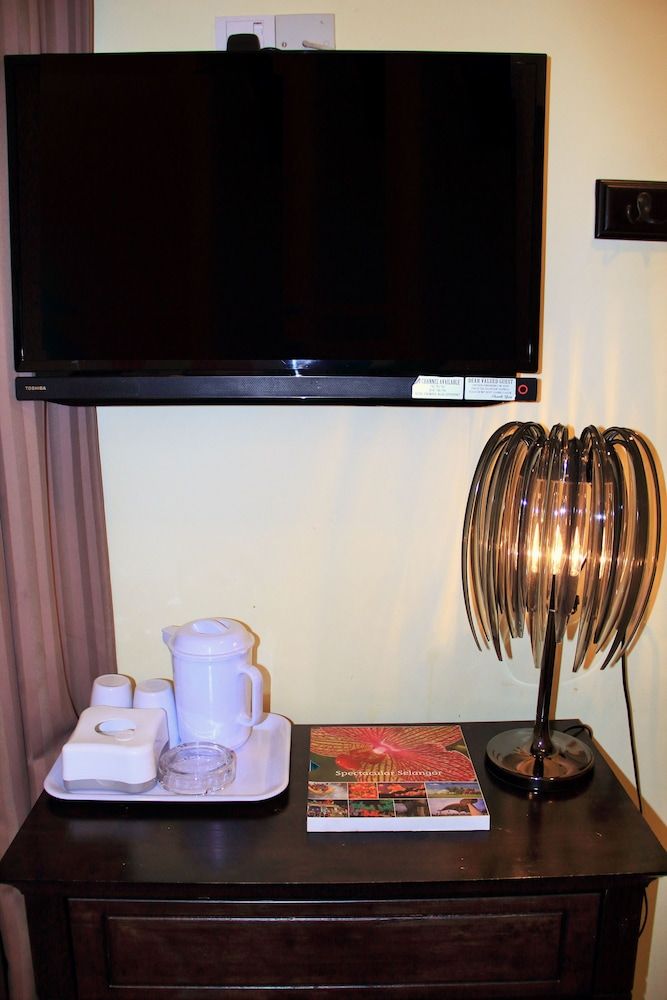 Sun Inns Hotel Puchong Deluxe Queen Room with Window 5