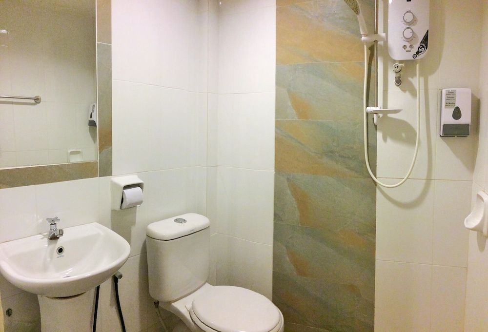 Sun Inns Hotel Puchong Family 5 with window 4